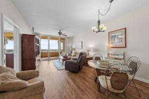 Beach Club 208C by Youngs Suncoast