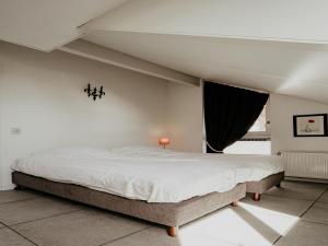 Houseboat in Waterpark with Private Dock