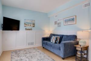 Gorgeous Apartment on Mango St Steps to Beach