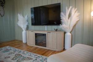 Downtown Delight King Beds Comfort & the Greenway!