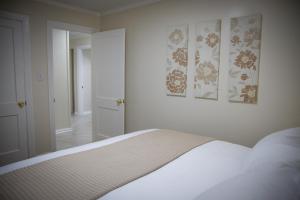 Downtown Delight King Beds Comfort & the Greenway!