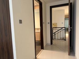 Spacious Fully Furnished 6BR Villa in Damac Hill2