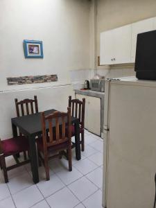 Minidepartamento central en Ambato, para 1 a 8 personas en 3 Camas y un colchon