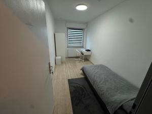 Ganze Wohnung mit großem Parkplatz-Nähe A3