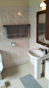 BnB chez Joep - Larger Guestroom Garden View - 8 min from UN