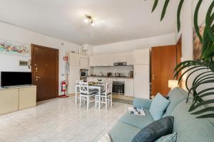 Petalo Bianco 100m from lake - Happy Rentals