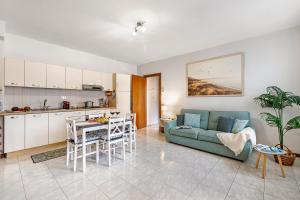 Petalo Bianco 100m from lake - Happy Rentals