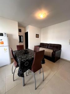 depto a 1 cuadra de peatonal, luminoso con pile y cochera