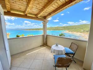 Luxury apartment Ginestra sea view with common swimming pool just 50 mt from the beach