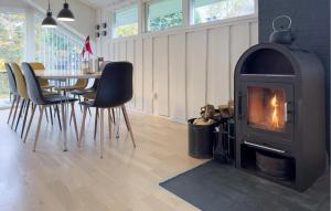 3 Bedroom Gorgeous Home In Knebel