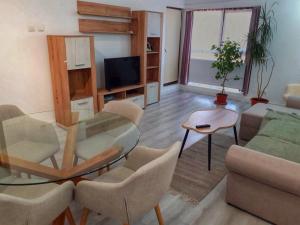 Promenada Mall Apartment4you