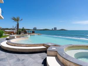 Departamento de Lujo a Pie de Playa