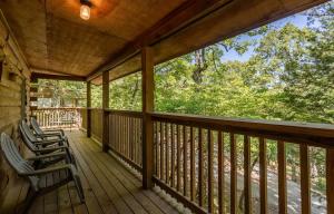 Table Rock Lake Cabin - The Oaks #5 with Lake Access & Hot Tub