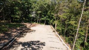 Table Rock Lake Cabin - The Cedars #1 with Lake Access Hot Tub Outdoor Pool