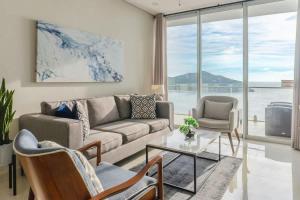 Camino al Mar, lujo y vista frontal al Mar