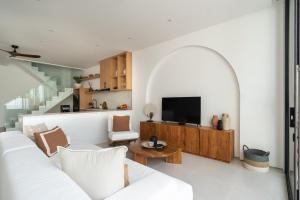 Elements Villa B1 - Modern 3BR with Rooftop and Pool