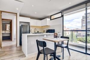 Beautiful 1BR Balcony in Santa Barbara