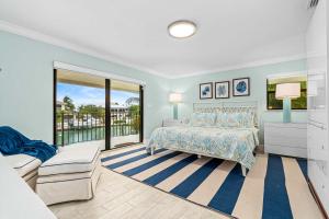 Deep Blue Waterfront Gem Pool Kayaks Dock