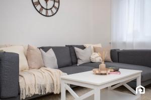 Vacant Nests - The Melrose Beach Free Parking