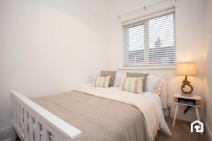 Vacant Nests - The Melrose Beach Free Parking