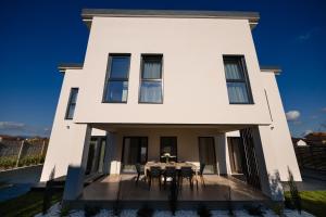 Moonlight City Villa