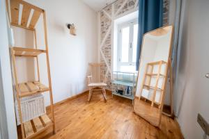 MINIQ HOMES 101 - Near Sea Foça Center 2BR Historic Stone House