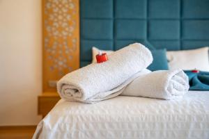 Two bedroom apartment on golf resort near airport