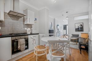 Modern Apartment in West London Flat 1