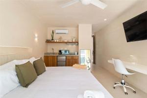 Luxury Jungle Studio with Shared Pool