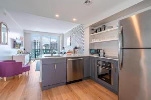 Grove Bayview Getaway Stunning Views Pool Access & Parking