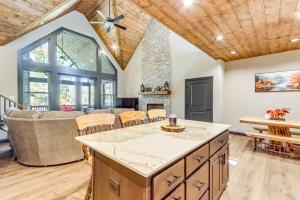 New Build! Secluded Mountain Home in Murphy