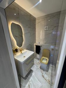 ROYALE SUITE By Highfield Apartments