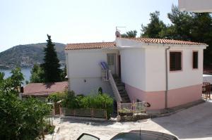 Apartments by the sea Rogoznica - 4186