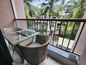Luxury Tropical Escape - Candolim 1BHK Apartment with Pool & Gym - Near Beach