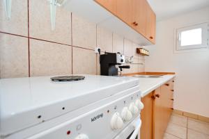 Apartments with parking space Vir - 10407