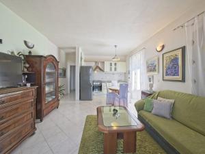 Apartments with parking space Postira, Brac - 11582