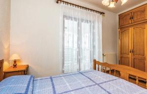 Apartments with parking space Novi Vinodolski - 15946