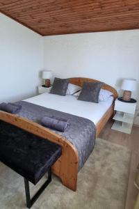 Apartments with parking space Duce, Omis - 24975