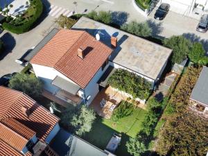 Apartments with parking space Umag - 22622