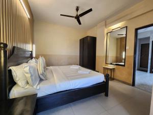 Serene 2BHK with Mangrove View - Pool, Balcony, Near Candolim Beach