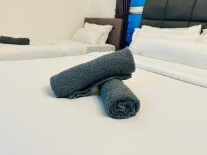 Muji 2B2R 12pax Sunrise Seaview Georgetown Suite
