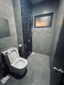 Spacious 3B3R Unit in BukitJalil