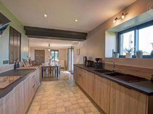 Gîte charme 1214 pers avec piscine et jeux à Saint-Priest-la-Prugne - FR-1-496-346