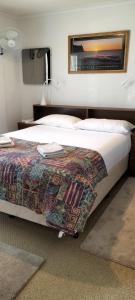 Beach Lodge on Seaside-Summer Sale is now on in Esplanade and Buller St Kingscote