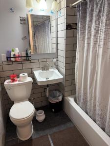 Buffalo 4BR Home 5 Beds, Near Airport & Downtown