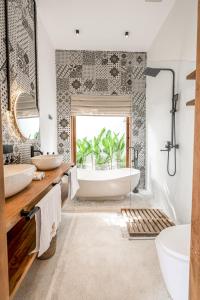 Peaceful Ubud Hideaway - New 3BR Villa with Pool and Green Views