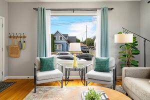 Walk to Dining & Waterfront, Spacious with Best Beds