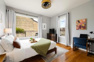 Walk to Dining & Waterfront, Spacious with Best Beds