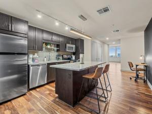 17th Floor Downtown Dallas Skyline City View High Rise