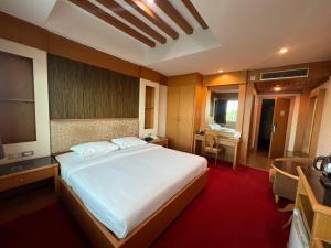 The Rich Hotel Rama 5